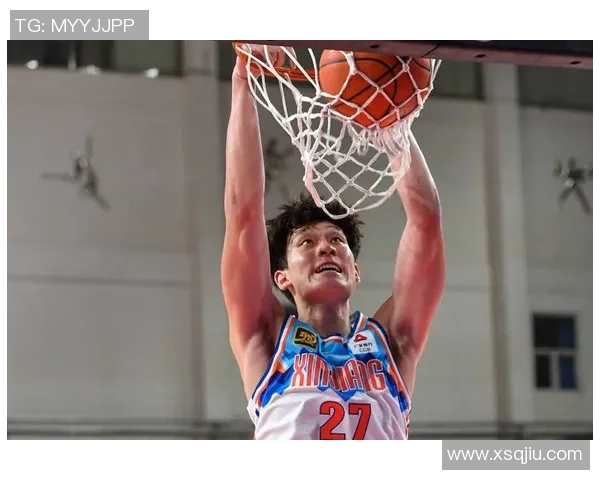 足球球星跨界篮球技艺探秘他们在篮球场上的表现如何